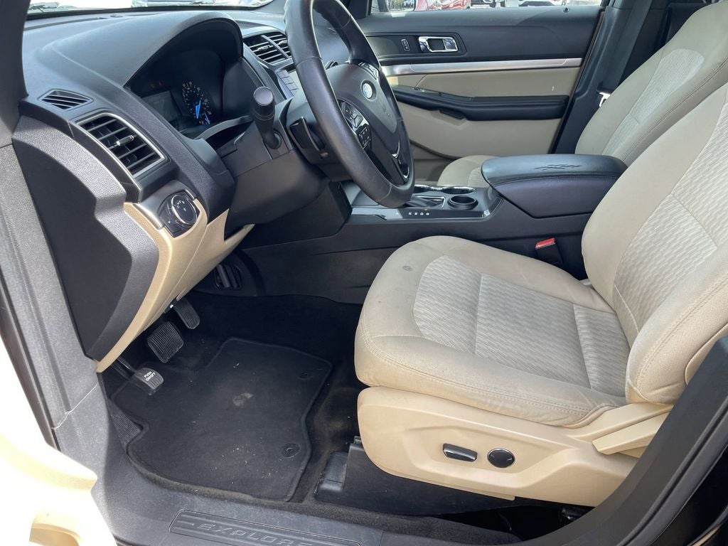 2017 Ford Explorer Base