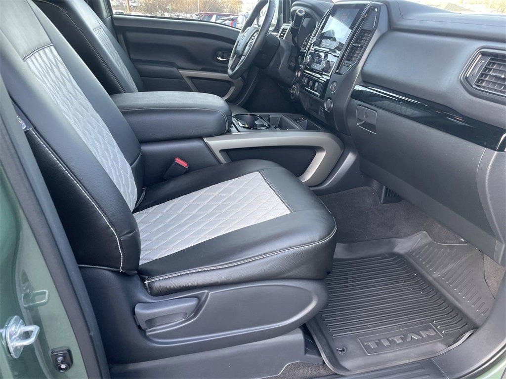 2024 Nissan Titan SV
