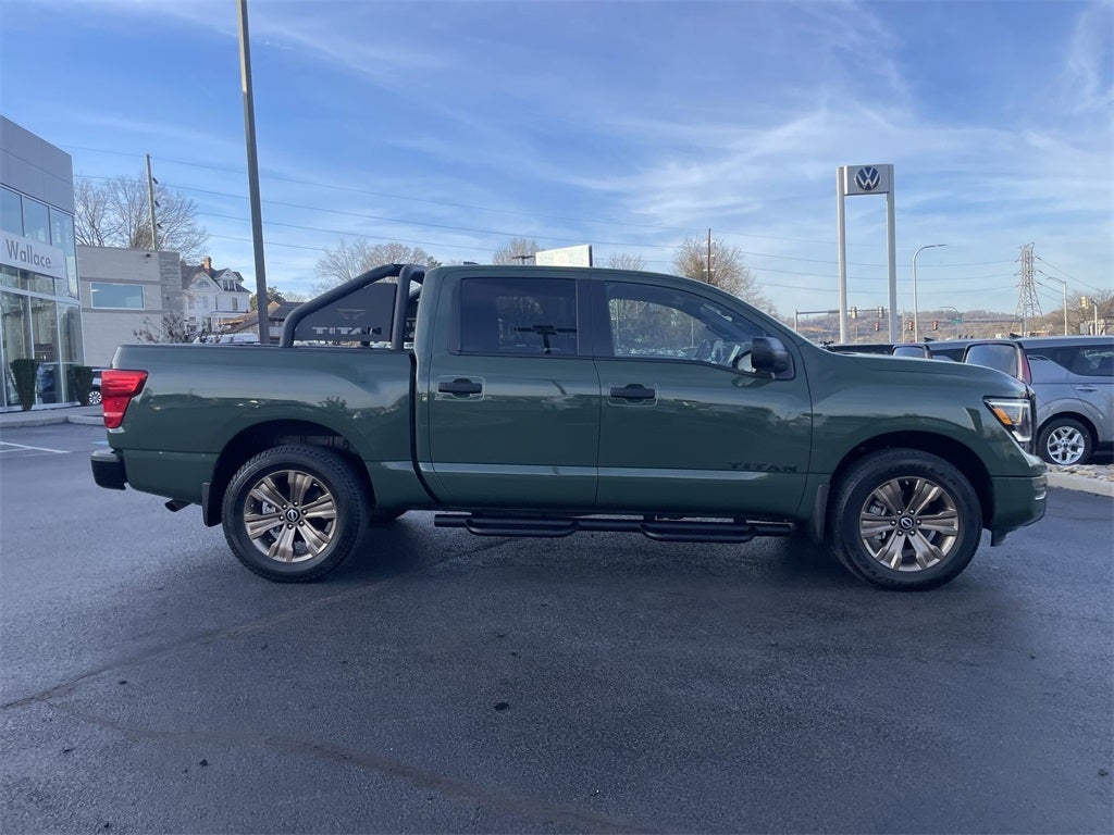 2024 Nissan Titan SV