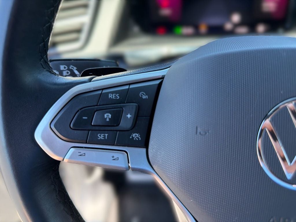 2024 Volkswagen Atlas Cross Sport 2.0T SEL R-Line