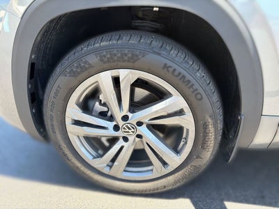 2024 Volkswagen Atlas Cross Sport 2.0T SEL R-Line