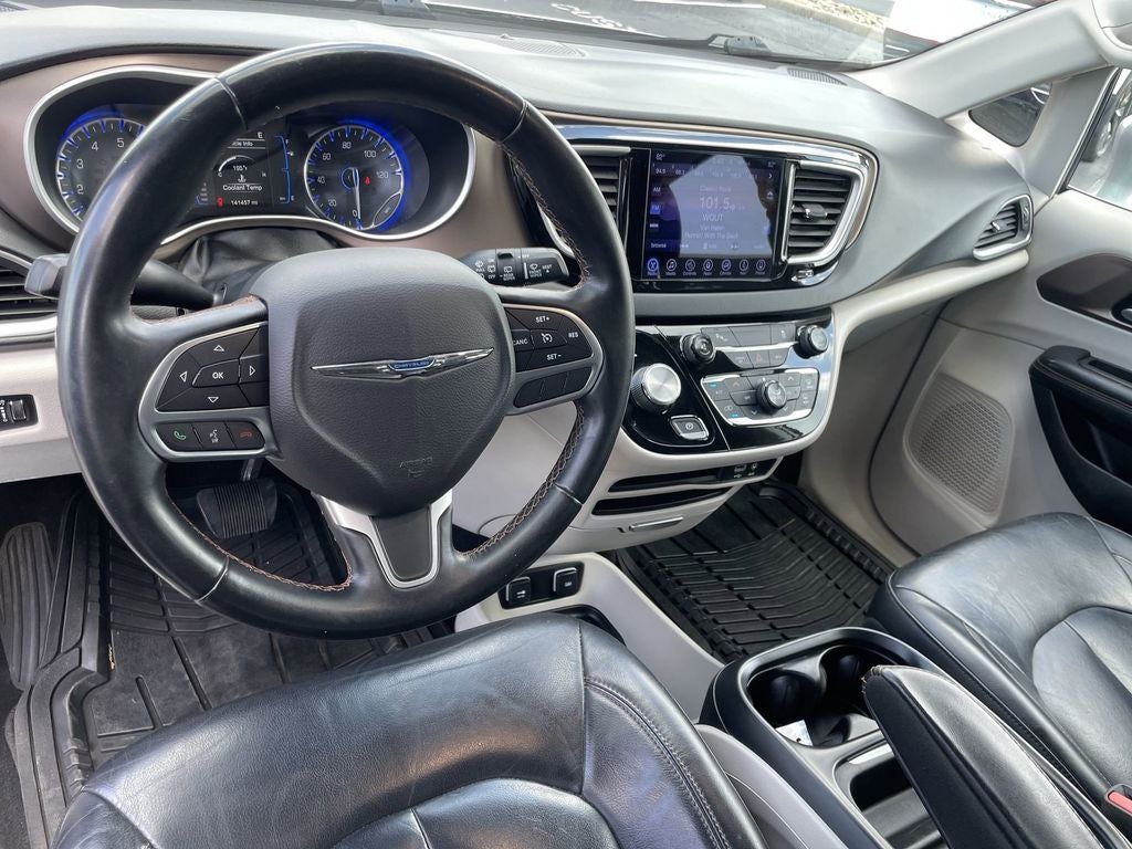 2017 Chrysler Pacifica Touring L