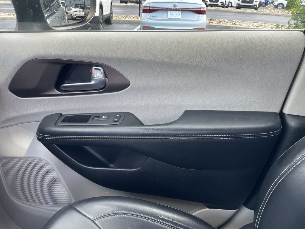 2020 Chrysler Voyager LXI