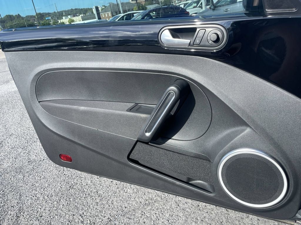 2012 Volkswagen Beetle 2.0 TSi