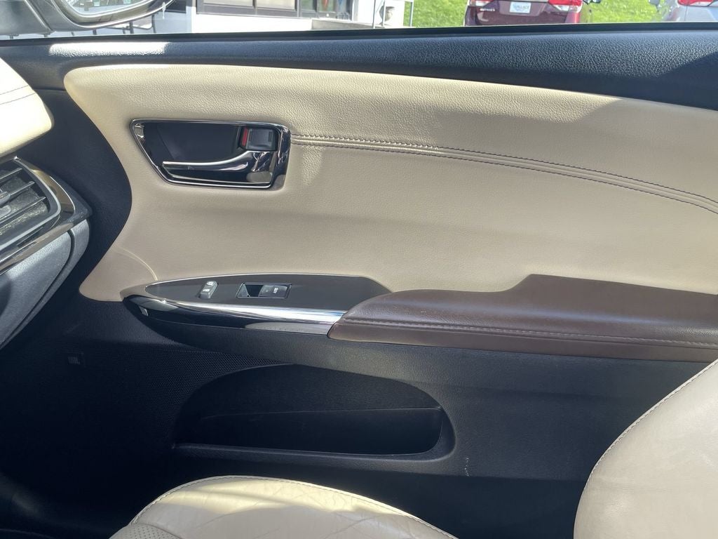 2015 Toyota Avalon Limited