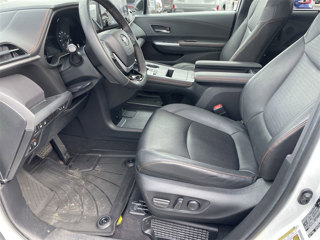 2022 Toyota Sienna XSE 7 Passenger