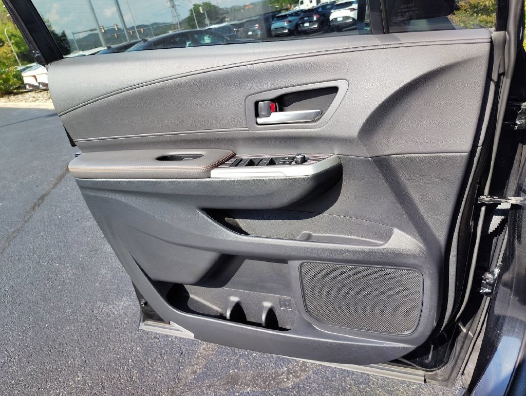 2023 Toyota Sienna XSE 7 Passenger