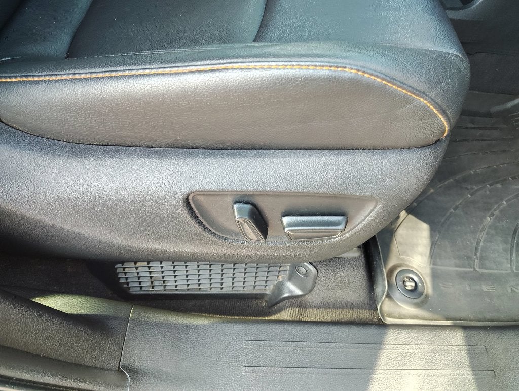2023 Toyota Sienna XSE 7 Passenger