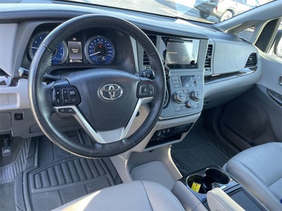 2015 Toyota Sienna L 7 Passenger