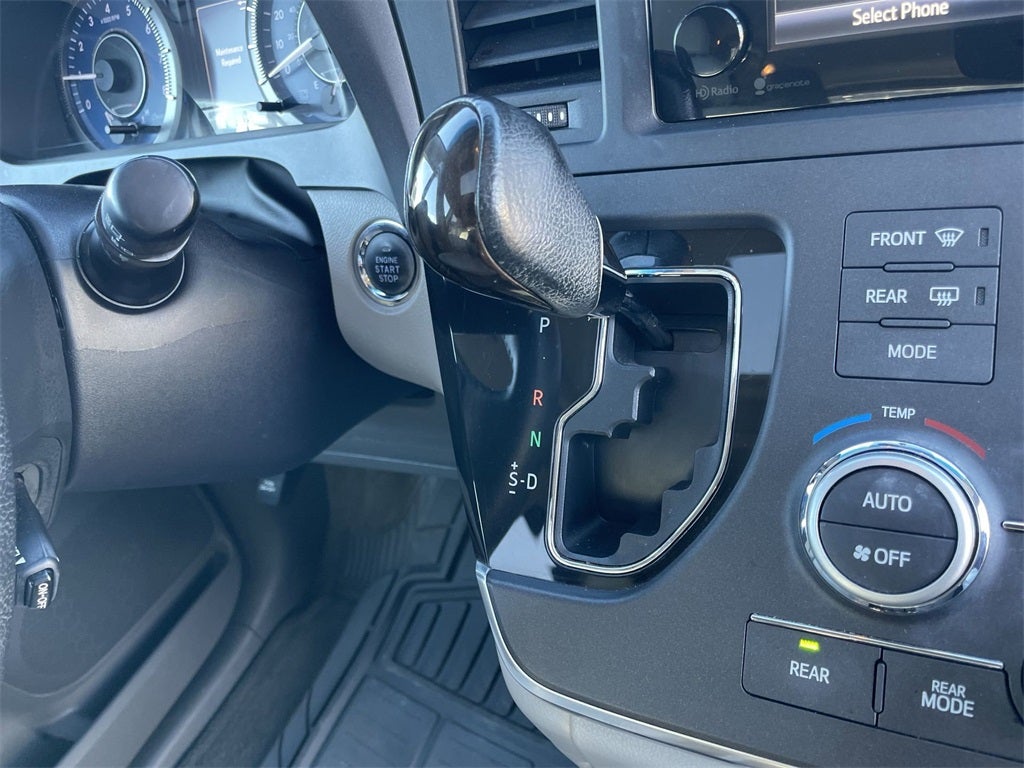 2015 Toyota Sienna L 7 Passenger