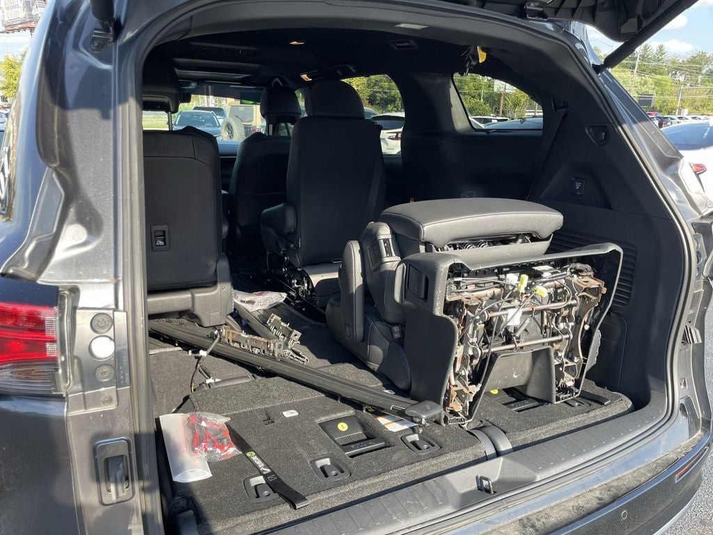 2025 Toyota Sienna Limited 7 Passenger