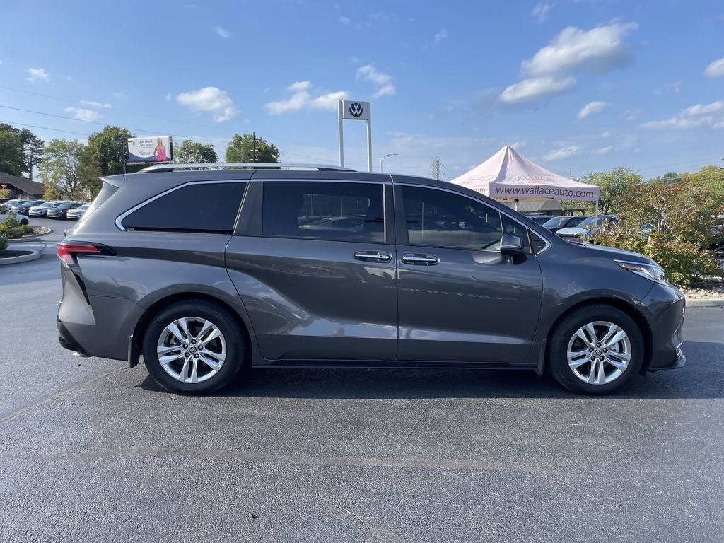2025 Toyota Sienna Limited 7 Passenger
