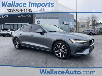 2020 Volvo S60 T6 Momentum