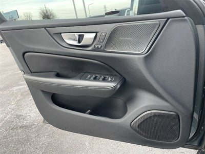 2020 Volvo S60 T6 Momentum
