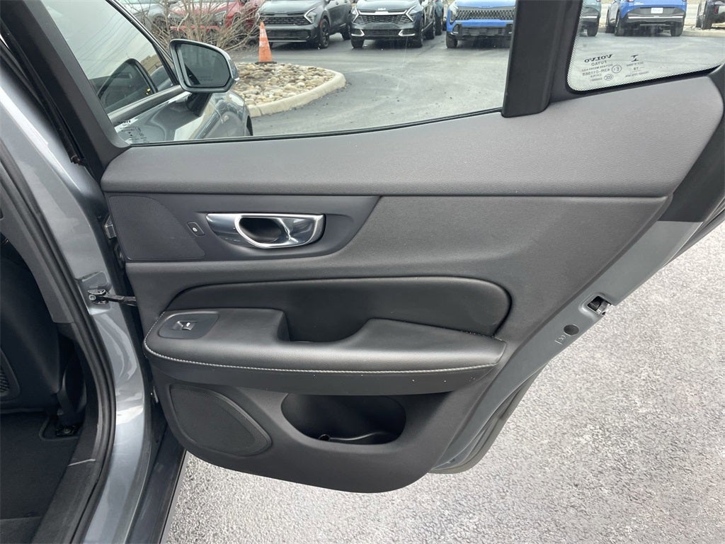 2020 Volvo S60 T6 Momentum