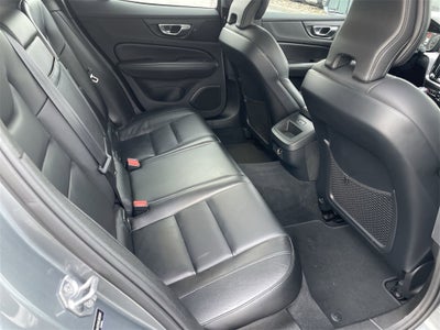 2020 Volvo S60 T6 Momentum