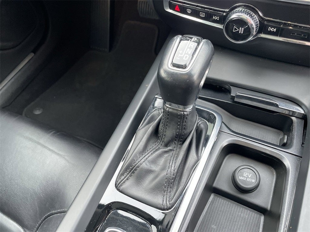 2020 Volvo S60 T6 Momentum