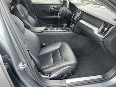 2020 Volvo S60 T6 Momentum