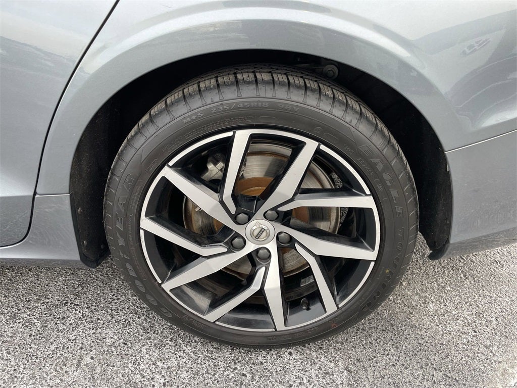 2020 Volvo S60 T6 Momentum