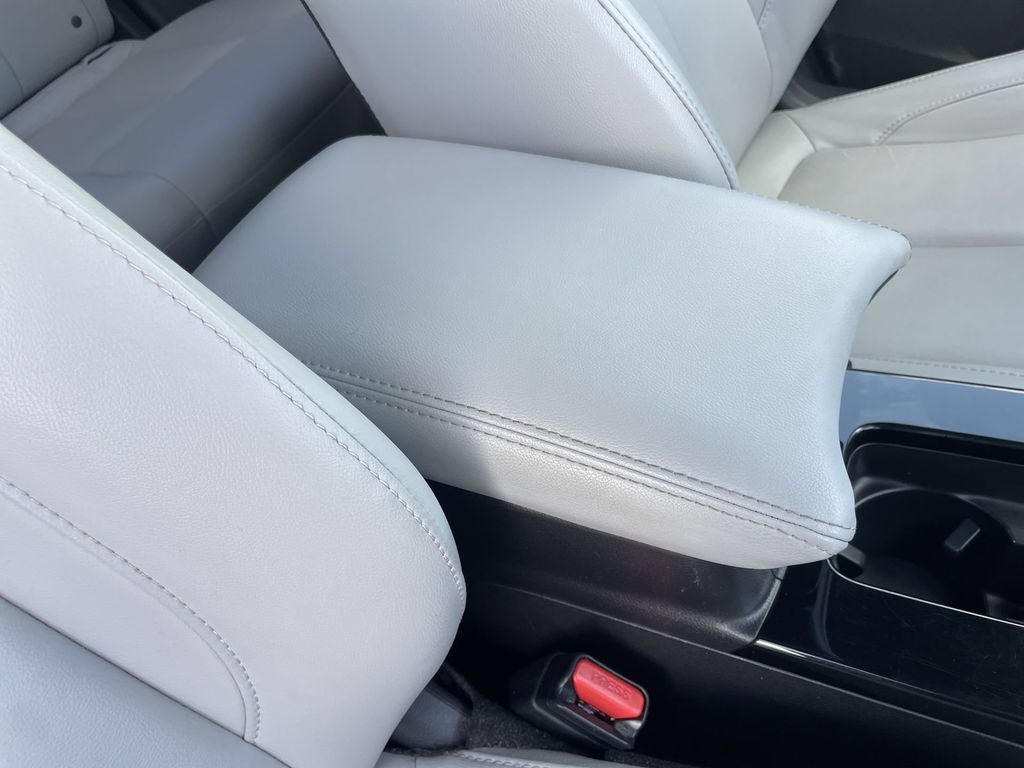2023 Mitsubishi Eclipse Cross Base