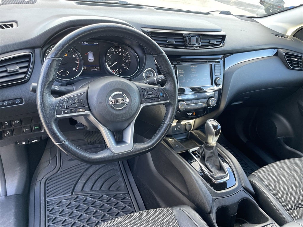 2022 Nissan Rogue Sport SV