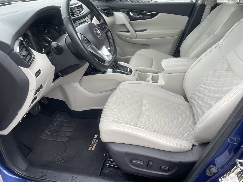 2022 Nissan Rogue Sport SV